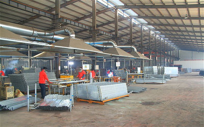 Hebei Bending Fence Technology Co., Ltd linha de produção da fábrica
