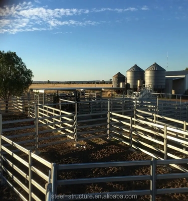 Preço de atacado 1,6 milhões de painéis de gado galvanizados painéis de cerca de ovelha cavalo para fazenda