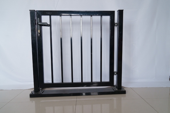Galvanizado em pó revestido de aço porta de cerca de jardim tubular porta dupla impermeável modelo 3D para residencial