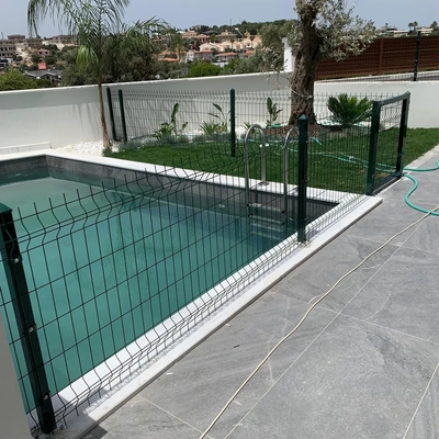 China Colorido 3D Casa Decorativa Negro Curvy Soldado Wire Mesh Jardim Cercas de Segurança Galvanizado PVC revestido Grelha Cl