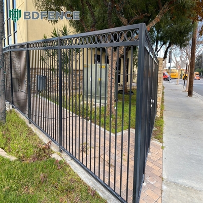 Painéis de vedação de alumínio tubular revestidos de metal em pó preto com piquetes de lança superior 30.000 kg Portões de vedação de peso bruto único