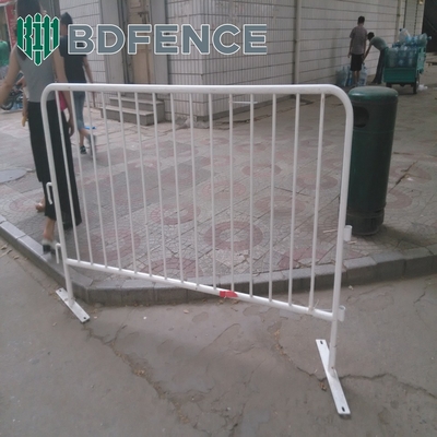 Personalizado 1.1 * 2.2m Cercas temporárias facilmente montadas Barricada portátil de metal e aço / Tráfego rodoviário