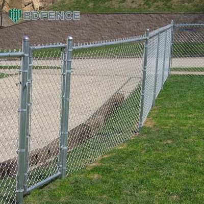 Leadwalking 2.5mm-3.0mm PVC revestido Chain Link Fence Rolls 60 X 60mm Fenda de malha de fio de furo 5ftx25FT 1.8-6.0mm espessura Diamond Wire Mesh Fence