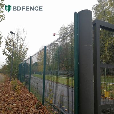 Zona de Atividades do Centro Comunitário com Vedação V Mesh de 1,8 m de Altura