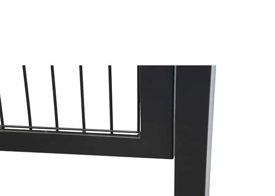 Decoração de jardim 2m Porta de vedação de aço com porta dupla Tratação térmica de madeira PVC Quadro de malha de arame 3D Soldado Modelo curvo Se