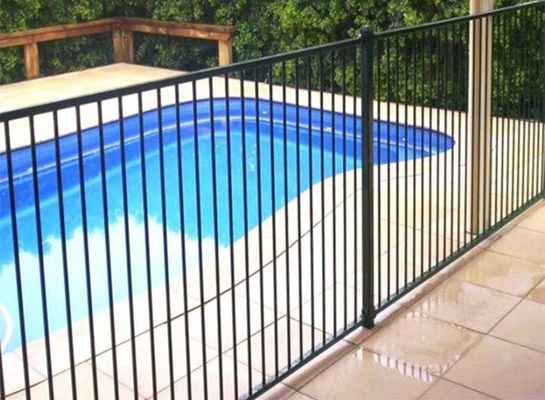 Estrutura de ferro de alta resistência Palisade vedação tubular vedação de segurança painel de vedação buraco quadrado de mergulho quente para portas de entrada
