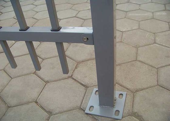 Barrancos de aço galvanizado Tubular Barrancos de ferro Terra Cercas de jardim Cercas de jardim