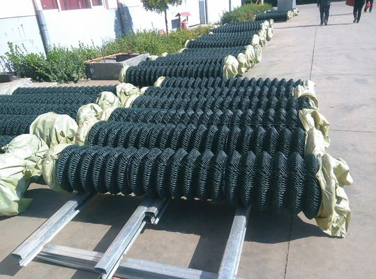 Painéis de vedação de ligação de cadeia revestidos em PVC em preto para portas de grelha