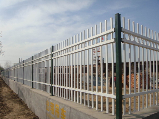 Cercas de aço de jardim com lança preta em cima painéis de aço tubular galvanizado 2.4mL x 2mH